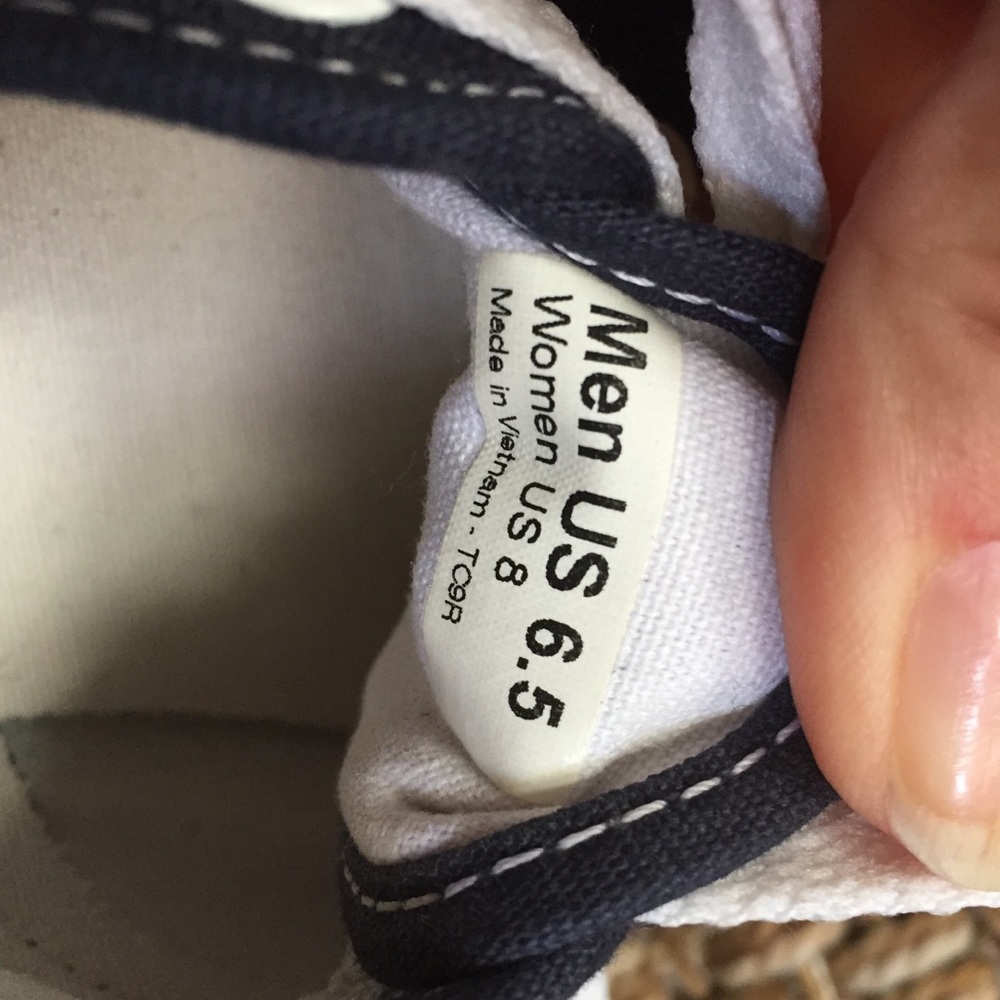 Practically New Vans - image 4